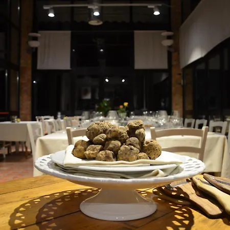 Tenuta Monvillone & Restaurant Farm stay *